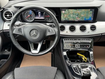 Mercedes E 220 - 8