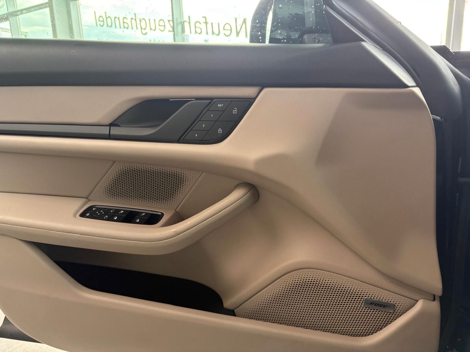 Fahrzeugabbildung Porsche Taycan Sport Turismo/Innodrive/Panodach/20 Zoll