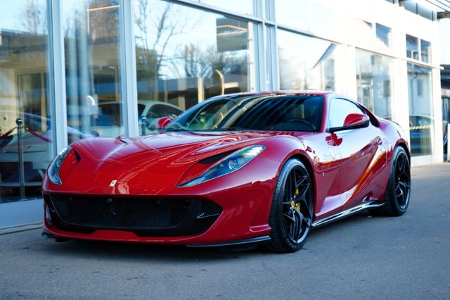 Ferrari 812 Superfast PPF/JBL/LIFT/CAM/DISPLAY/SCUDERIA