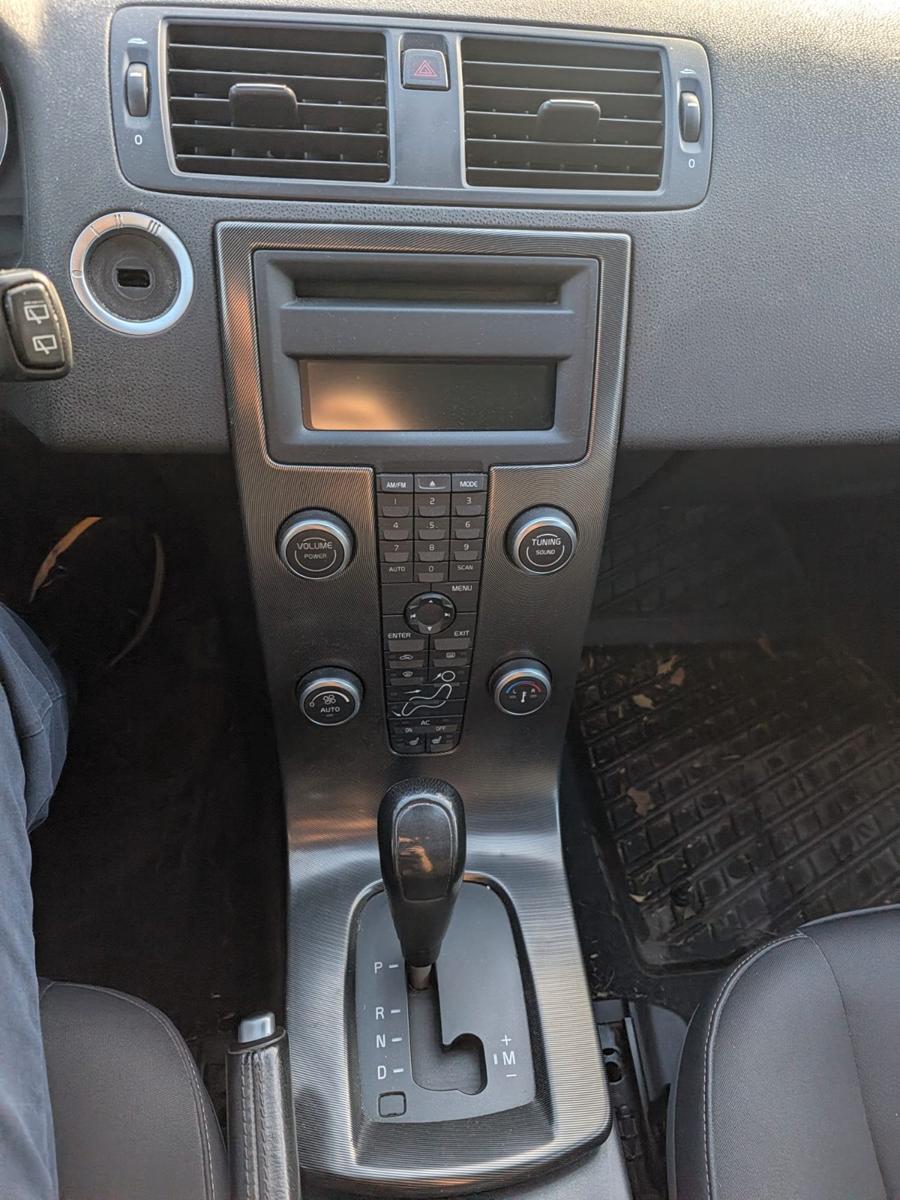 Volvo V50 2011 — photo 7