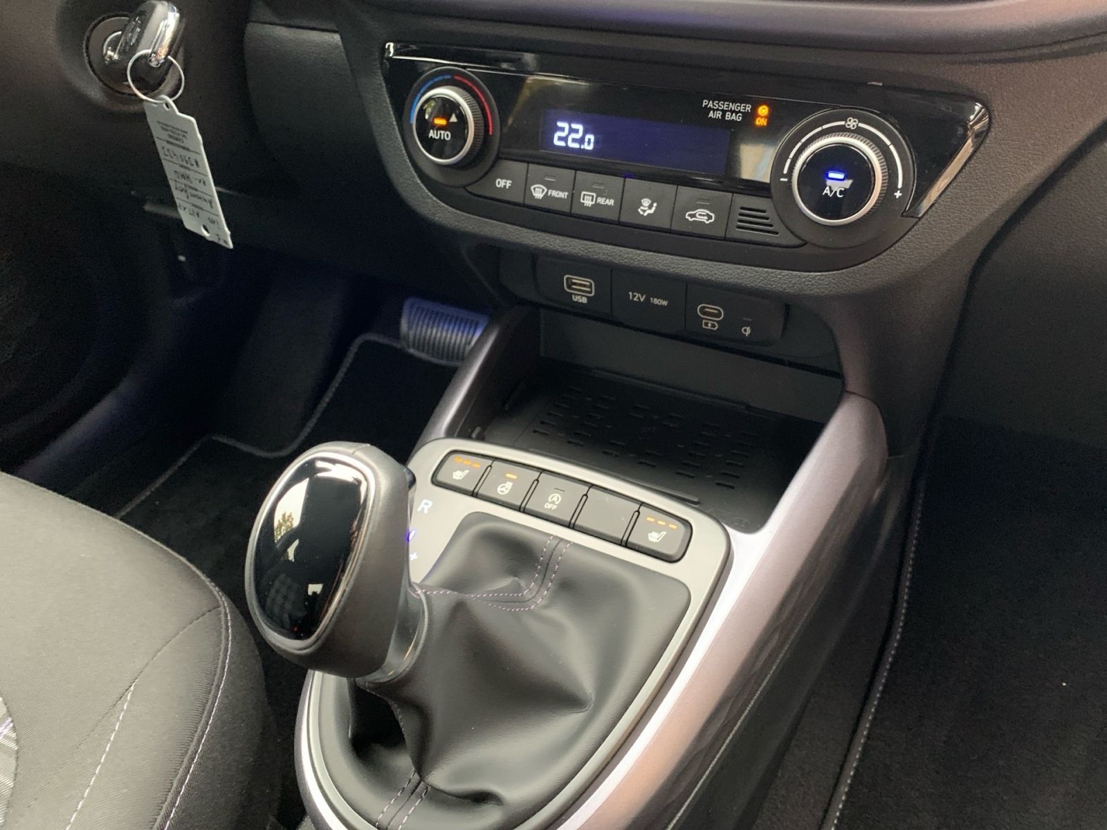 Fahrzeugabbildung Hyundai i10 1.2 Prime Automatik Navi Allwetter