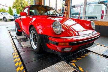 1984 Porsche 911 URMODELL photo 2