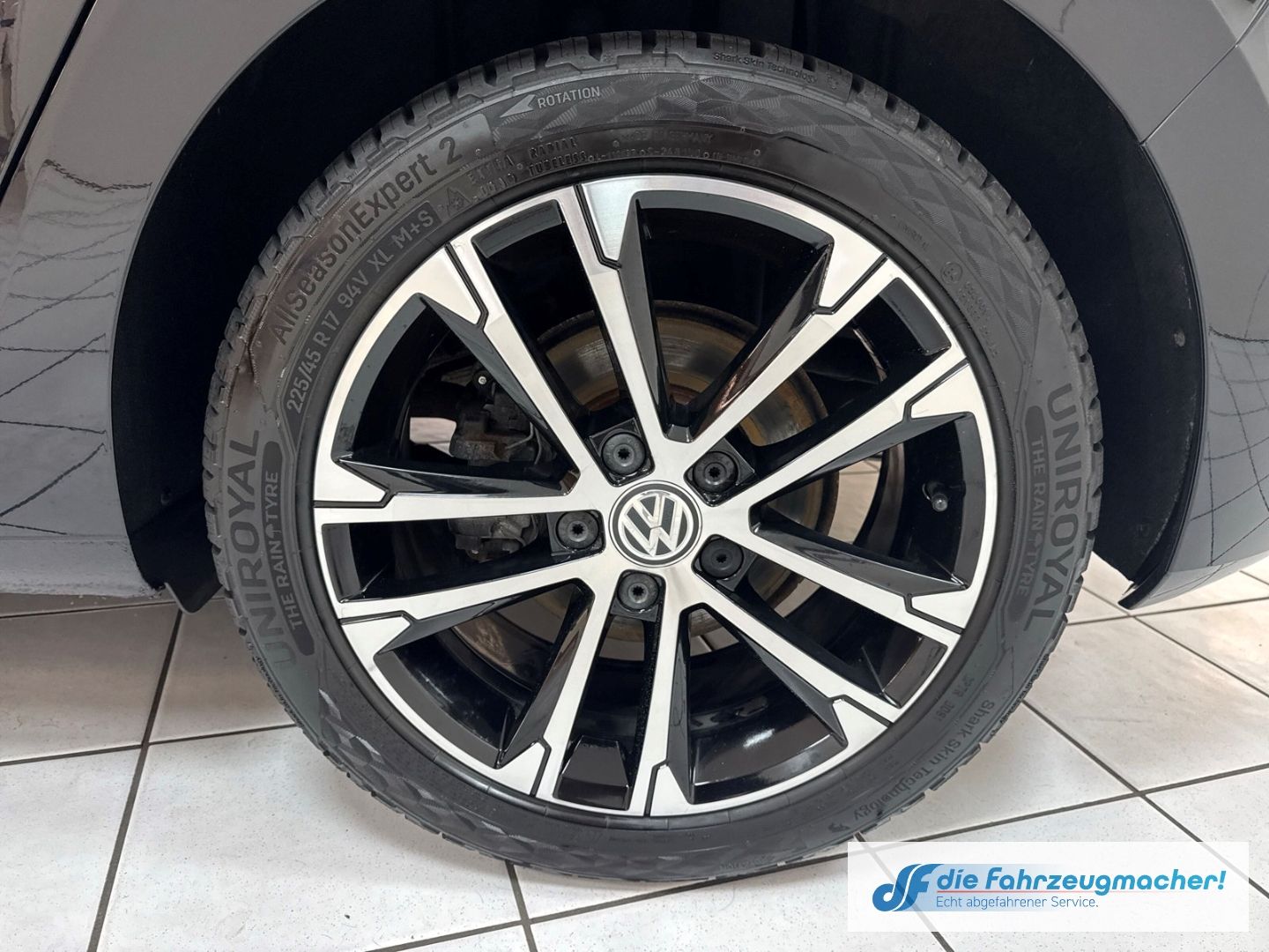 Fahrzeugabbildung Volkswagen Golf Sportsvan VII Lounge 1.4 TSI DSG Panodach N