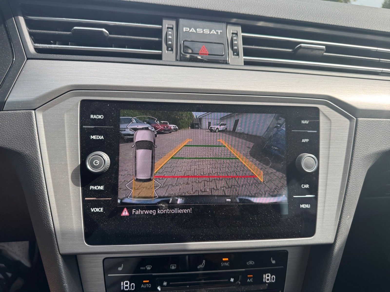 Fahrzeugabbildung Volkswagen Passat Variant 1.5 TSI