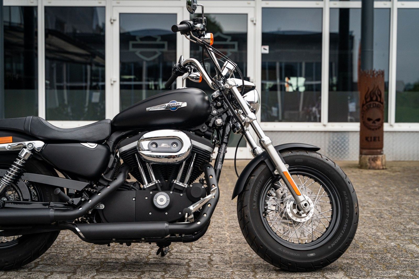 Fahrzeugabbildung Harley-Davidson Sportster XL1200CB Custom Limited -Vance&Hines-