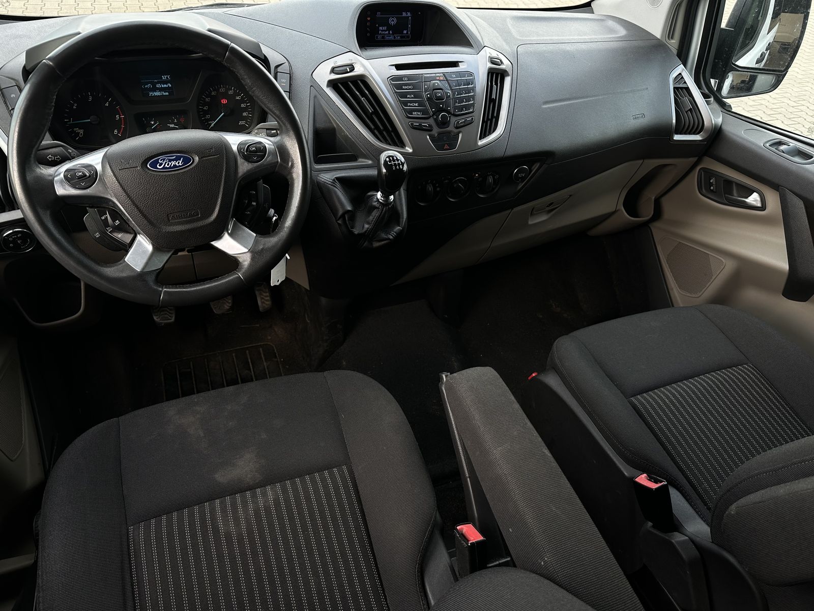 Fahrzeugabbildung Ford Tourneo Custom 300 L1 SHZ+PP+AHK+SH+BLUETOOTH+TE
