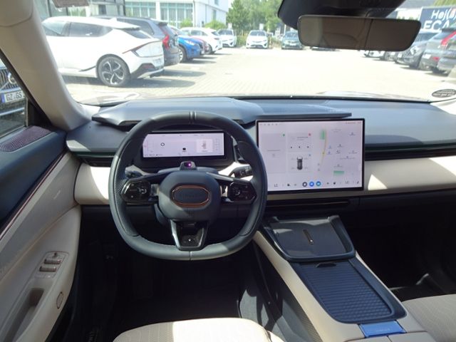 Lynk & Co 08