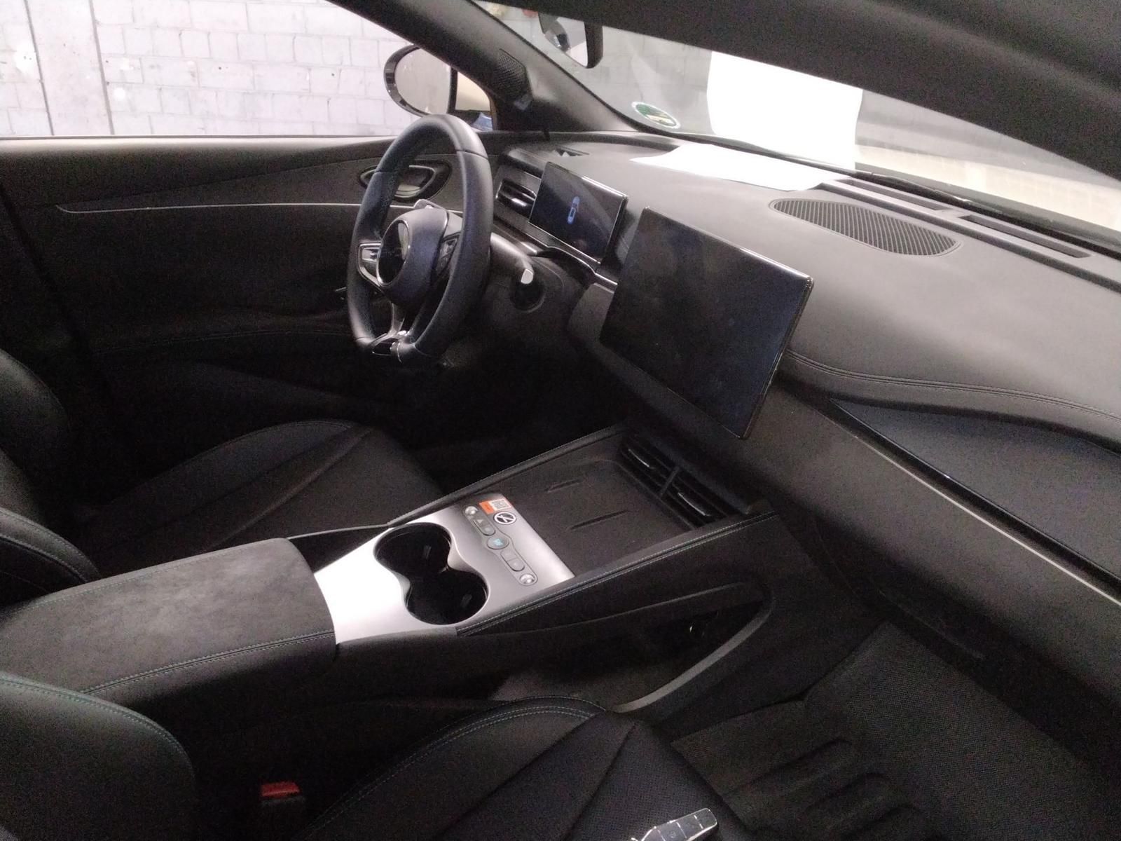 BYD SEAL 6