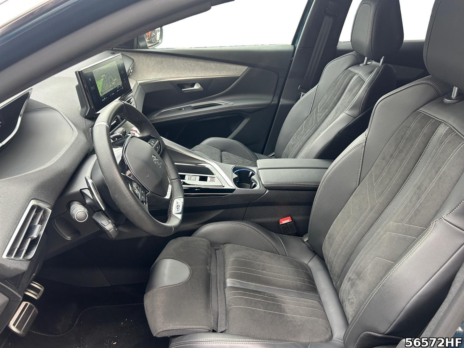 Fahrzeugabbildung Peugeot 3008 GT inkl. Allwetterbereifung! AKTIONSPREIS