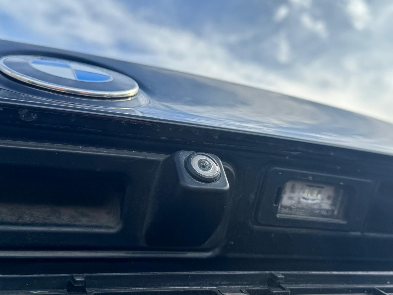 Fahrzeugabbildung BMW 520 d Business-Paket Auto.LED+NAVI+PANO+KAM+PDC+