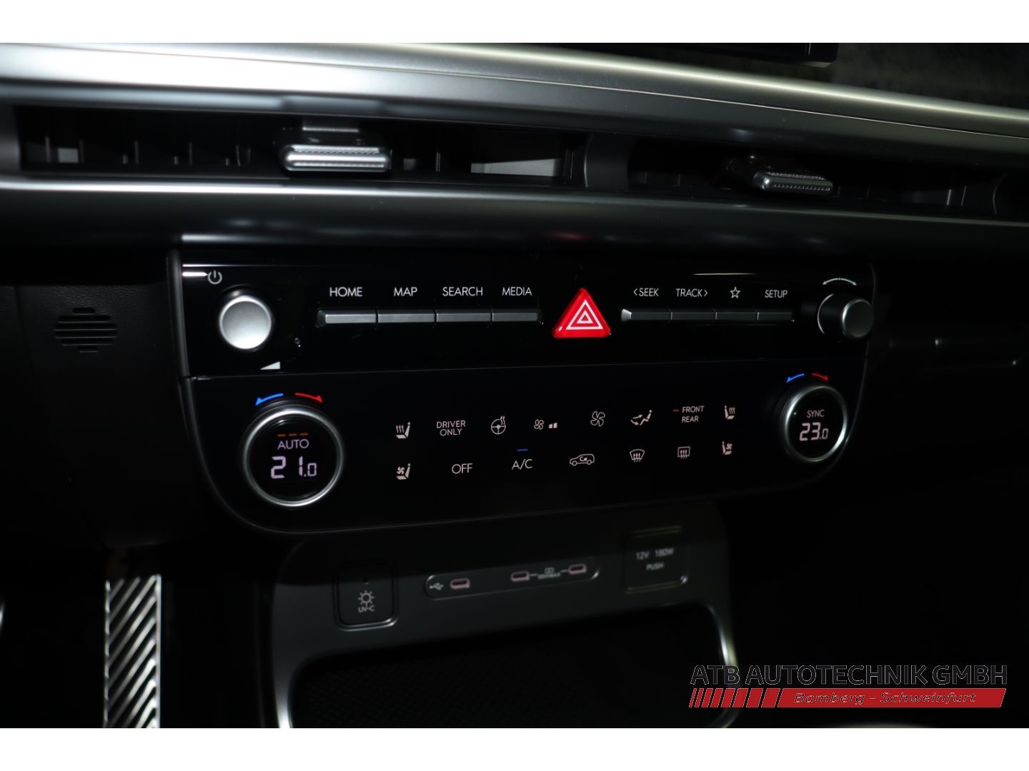 Fahrzeugabbildung Hyundai IONIQ 9 7-Sitzer MY26 110 kWh 307 PS 4WD UNIQ