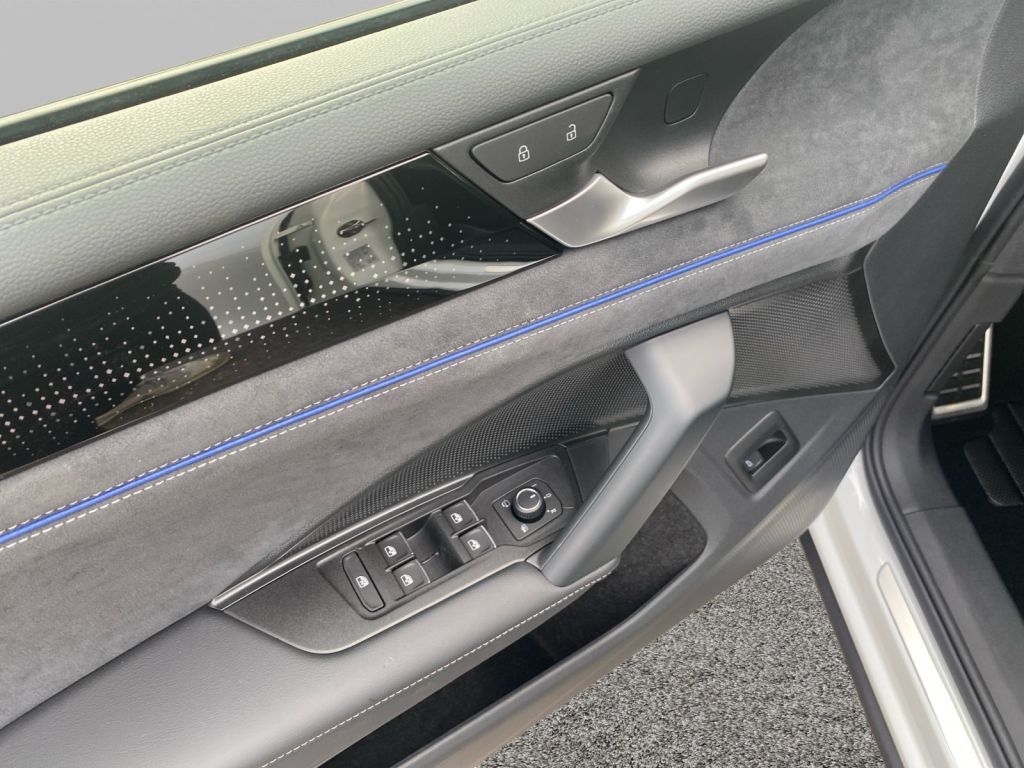 Fahrzeugabbildung Volkswagen Tiguan 1.5 eTSI OPF DSG R-Line