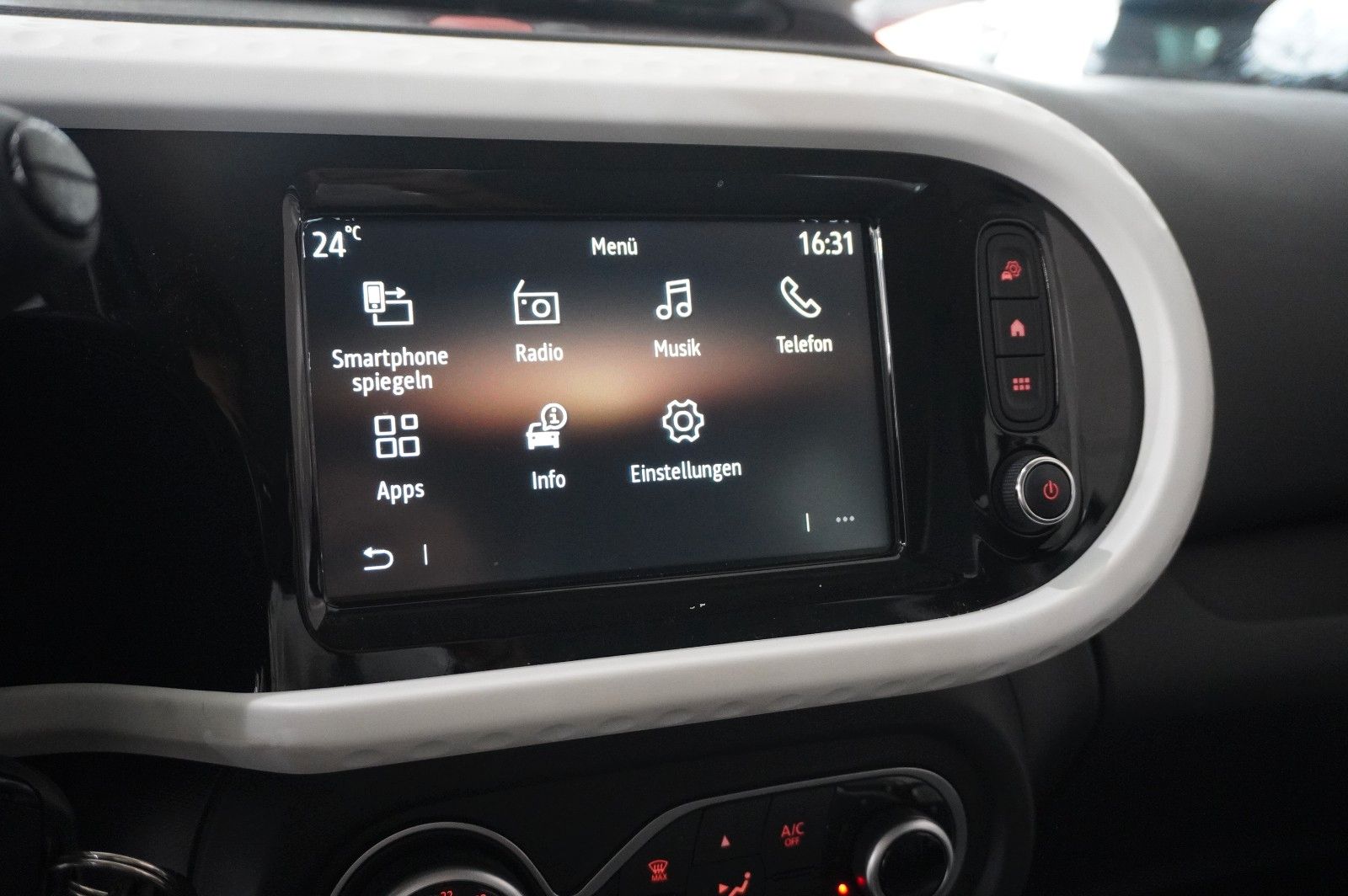 Fahrzeugabbildung Renault Twingo Equilibre Electric 22KWH NAVI/LED/DAB+