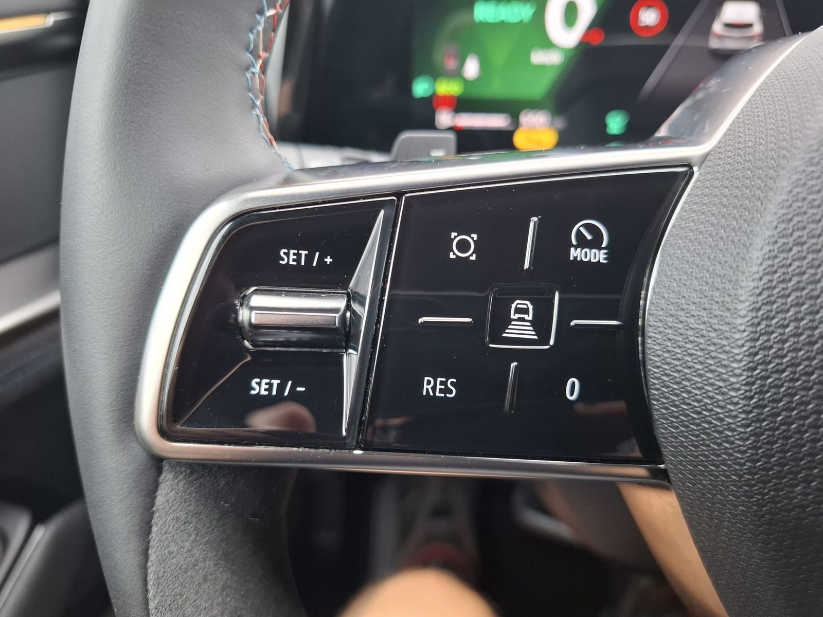 Fahrzeugabbildung Renault Austral 1.2 Voll-Hybrid 200 E-Tech Esprit Alpine