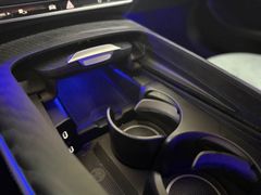 MERCEDES-BENZ E 220d/AMG-LINE/DISTR+/360GRAD/MBUX/J.STERNE