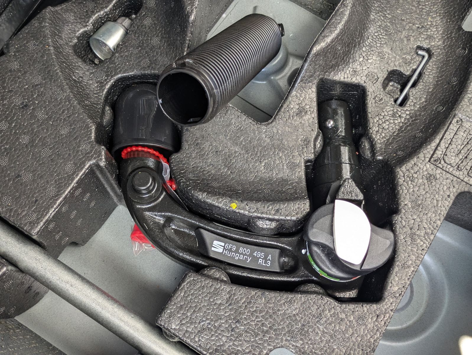 Fahrzeugabbildung SEAT Arona 1.5 TSI FR DSG AHK*ACC*LED*APP*DAB*KAMERA