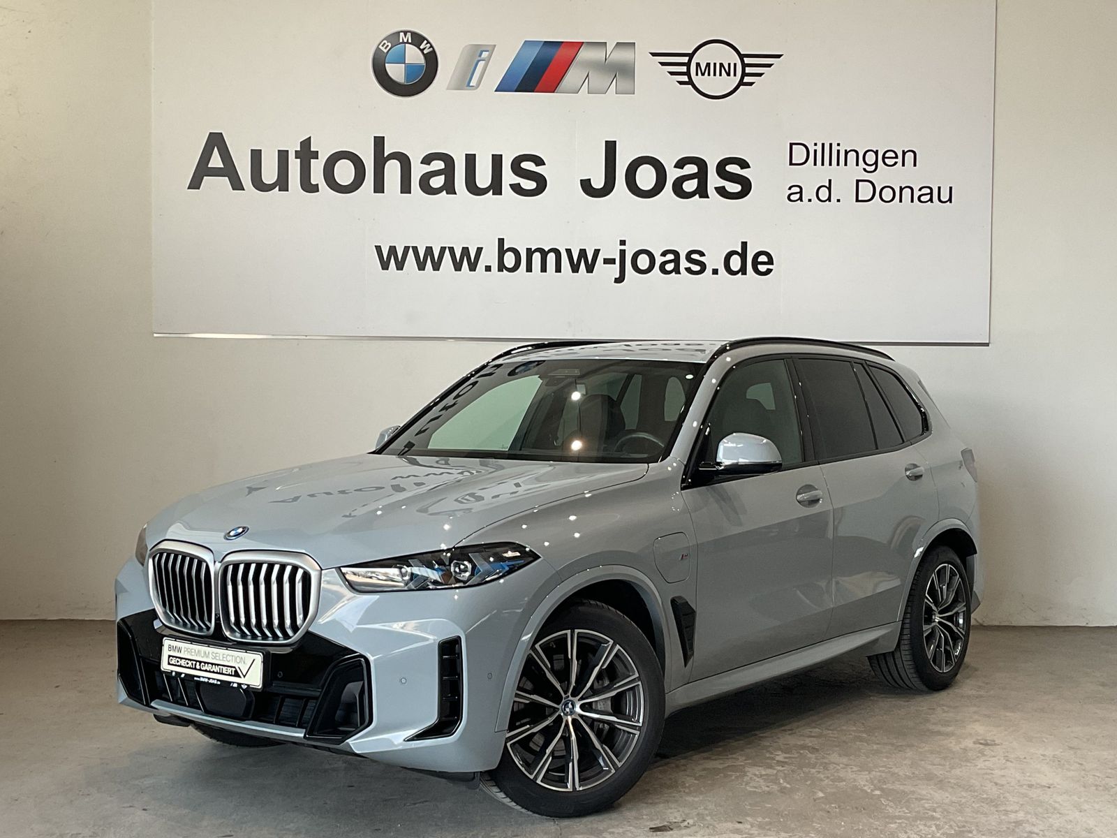 Fahrzeugeinzelansicht 4 Fahrzeugabbildung BMW X5 xDrive50e |Aktivlenkung |2-Achs-Luftfederung