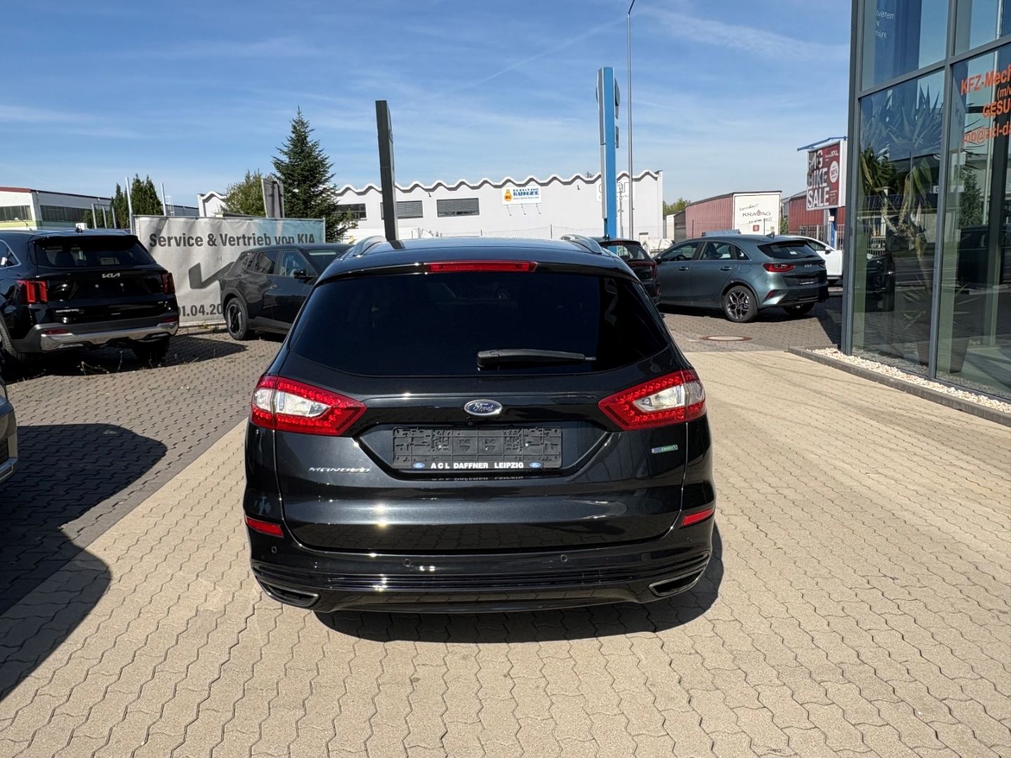 Fahrzeugabbildung Ford Mondeo Titanium elek Heckkl Memory totWinkAss