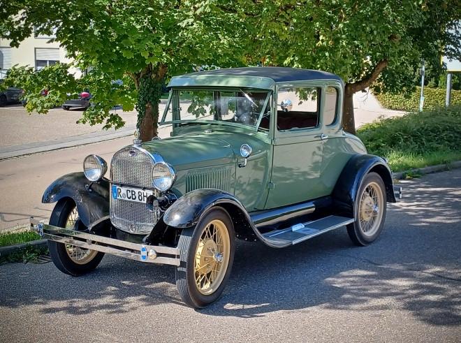 Ford Model A "Special Coupé" mit Police Head