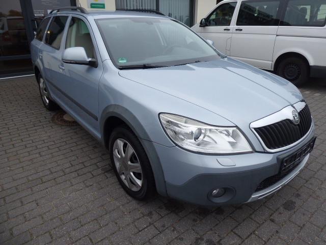 Skoda Octavia 2010 — interior