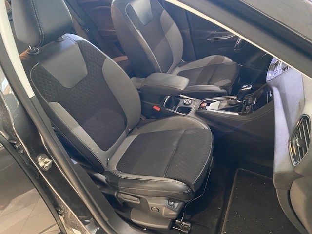 Fahrzeugabbildung Opel Grandland X 2.0D 18"ALU/NAVI/PANORAMA/KAMERA