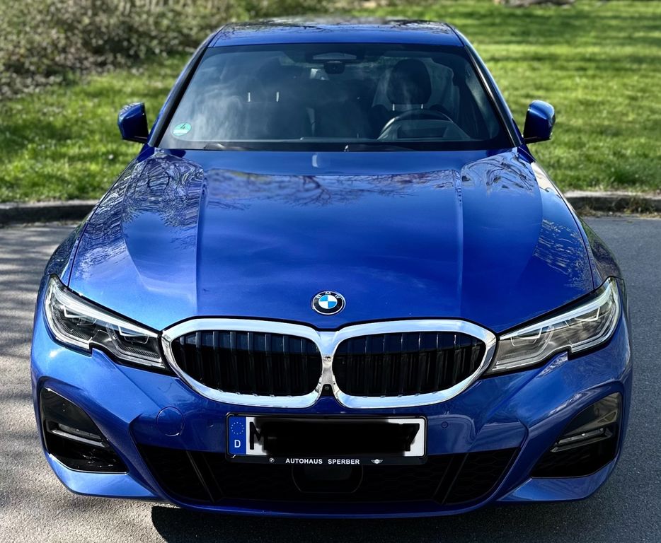 Image of BMW 320
