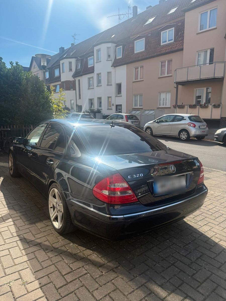 Mercedes-Benz E 320