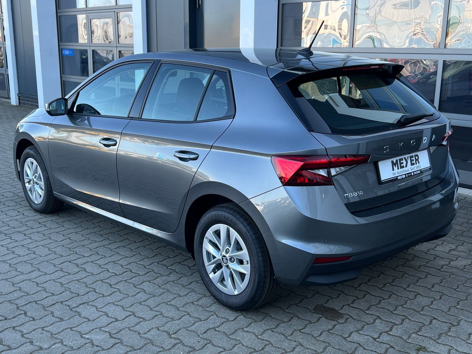 Fahrzeugabbildung SKODA Fabia Selection 1.0 TSI DSG *LED, KESSY, Rückfah