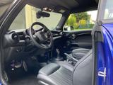 MINI John Cooper Works Cabrio John Cooper Works - blaue MINI John Cooper Works Cabrio
