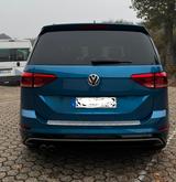 Volkswagen Touran R-Line DSG Highline AHK SHZ Pano 7 Sitze - VW Touran von privat