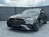 Mercedes-Benz E 200 T 4M*9G*DISTR*WIDE*AMG*LED*MBUX*360*AHK - Mercedes-Benz E 200: Grün