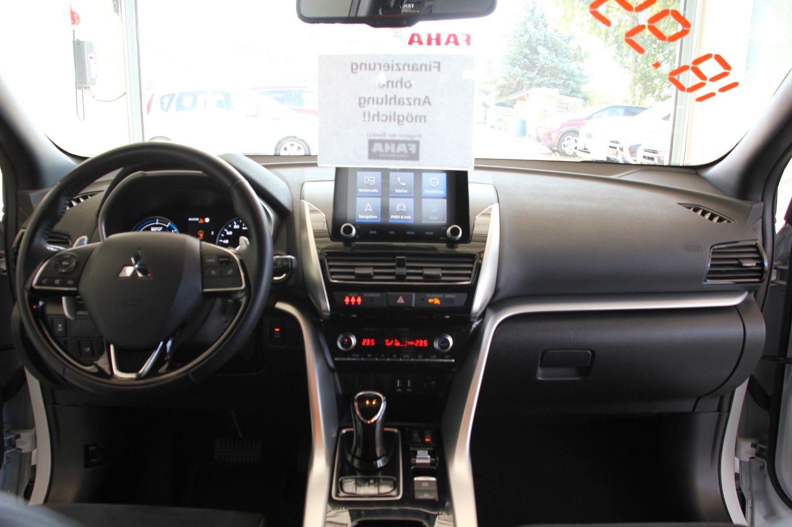 Fahrzeugabbildung Mitsubishi Eclipse Cross Plus Hybrid 4WD