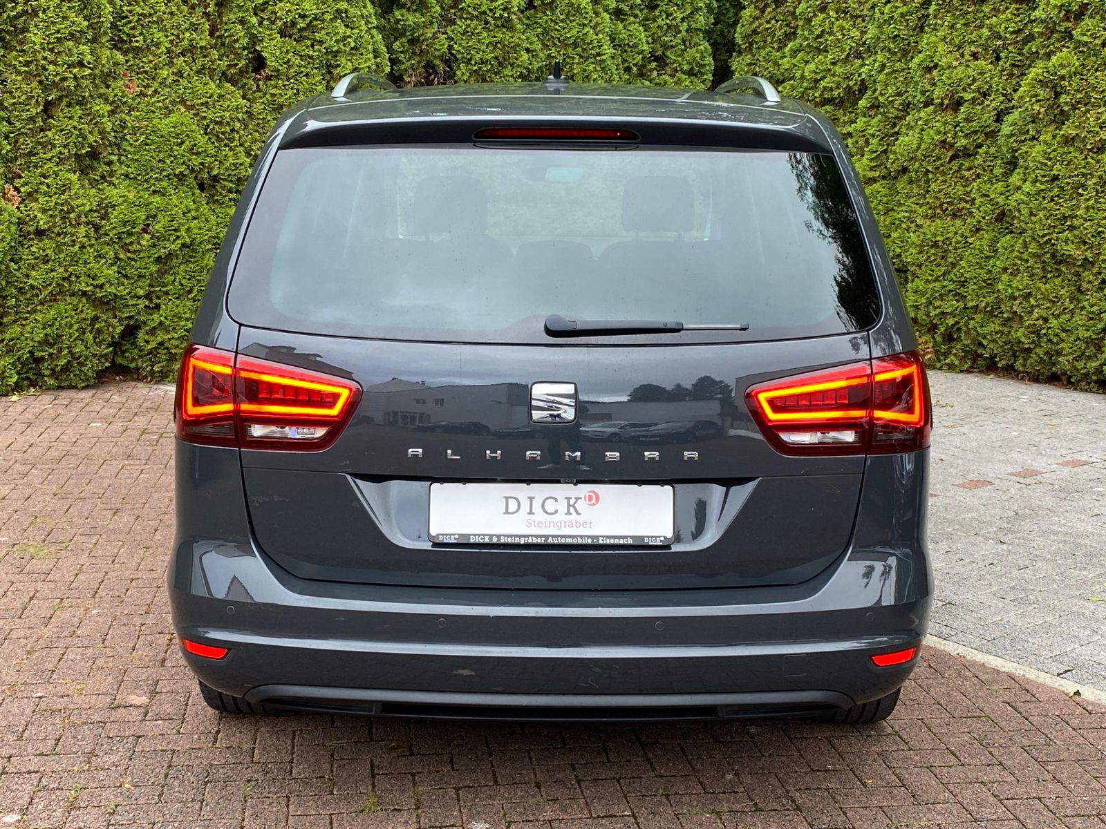 Fahrzeugabbildung SEAT Alhambra 2.0 TDI Xcellence XEN+NAV+AHK+ACC+SHZ+