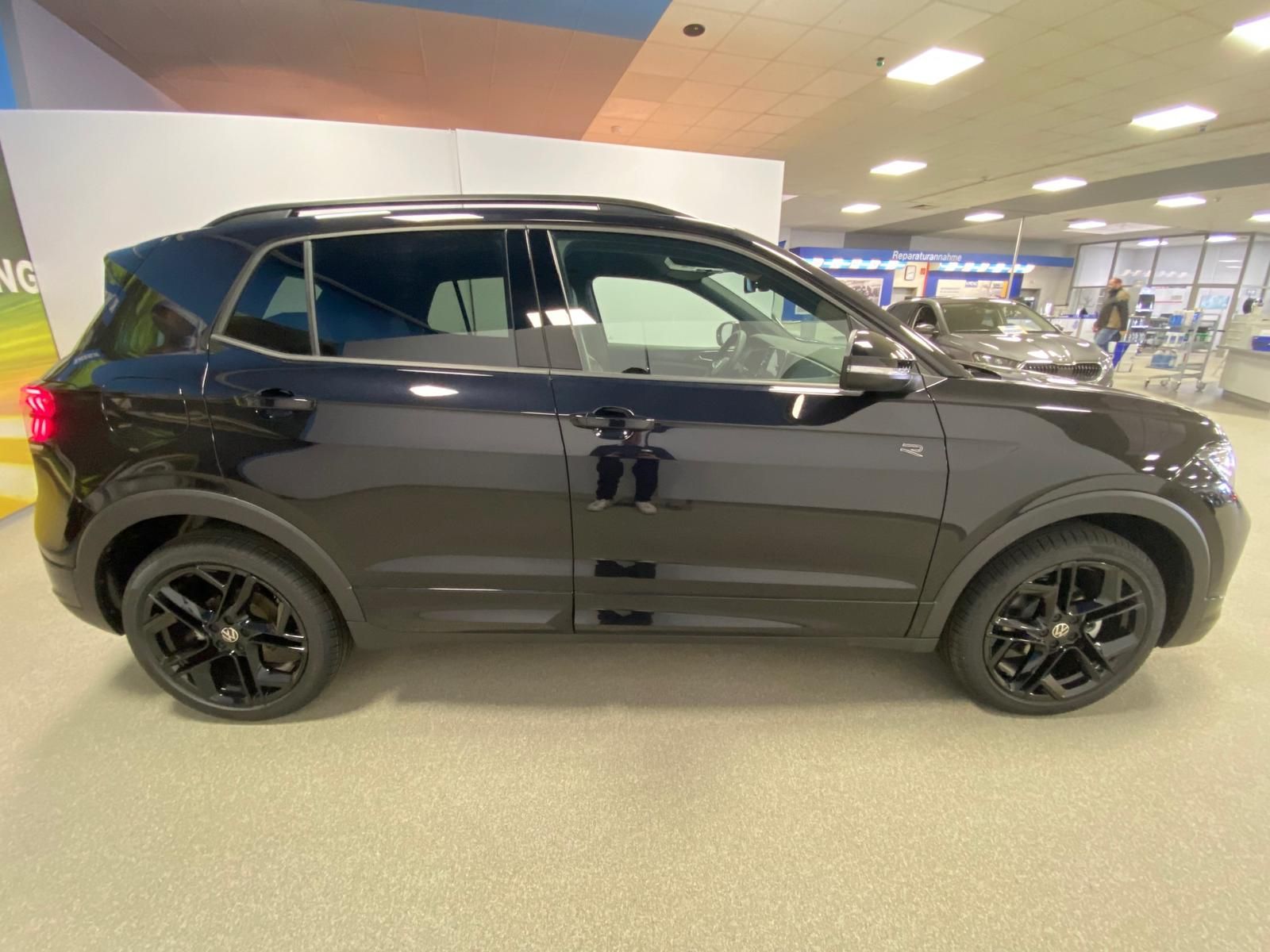 Fahrzeugabbildung Volkswagen T-Cross 1.5 TSI DSG BLACK STYLE R-Line+AHK+ACC++