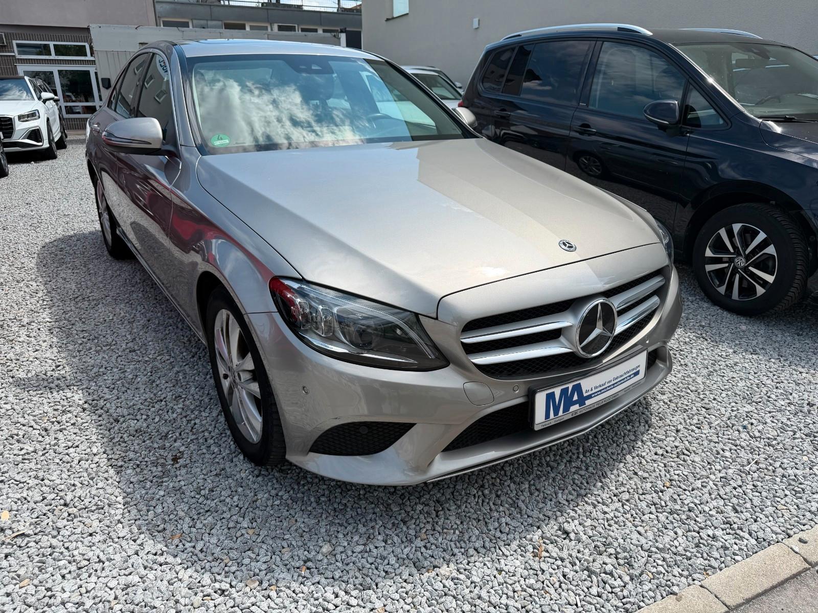 Mercedes-Benz C 180  Lim.Avantg. Cam Comand S-Dach AppleC. LED