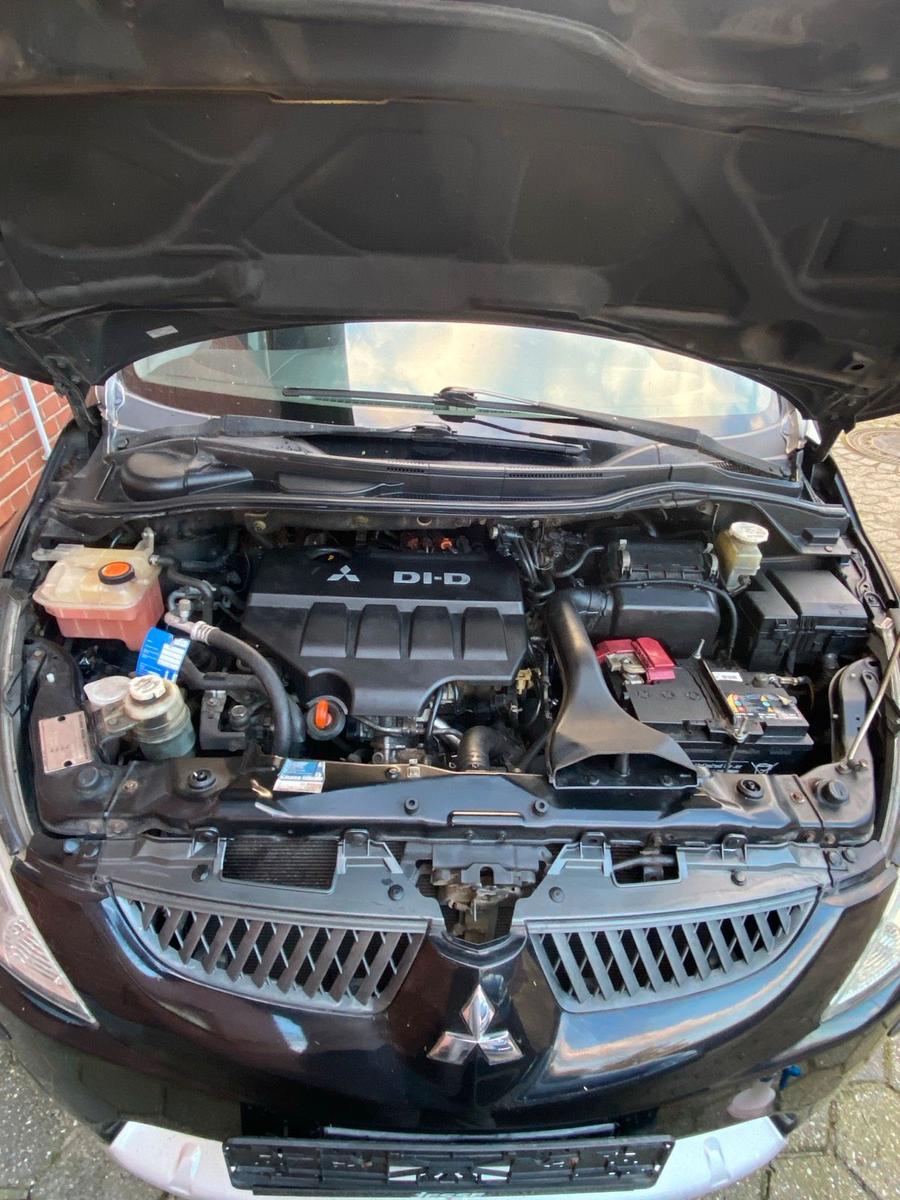 Mitsubishi Grandis 2008 — photo 8