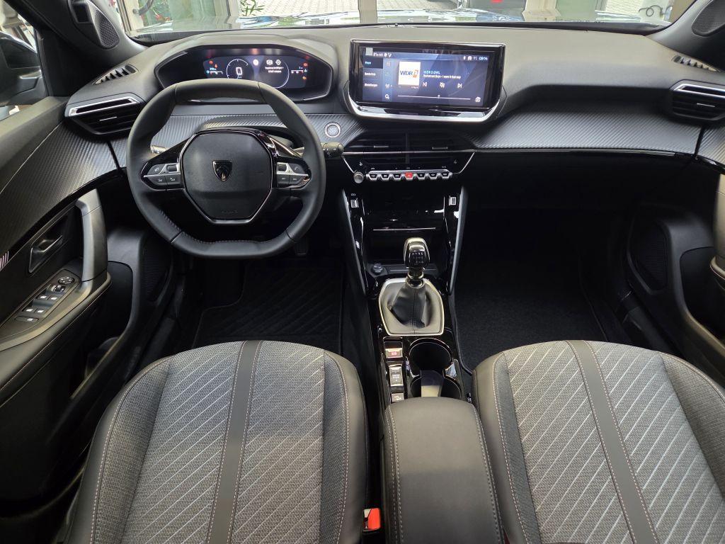 Peugeot 2008 Allure 100 Turbo Vollausstattung!!