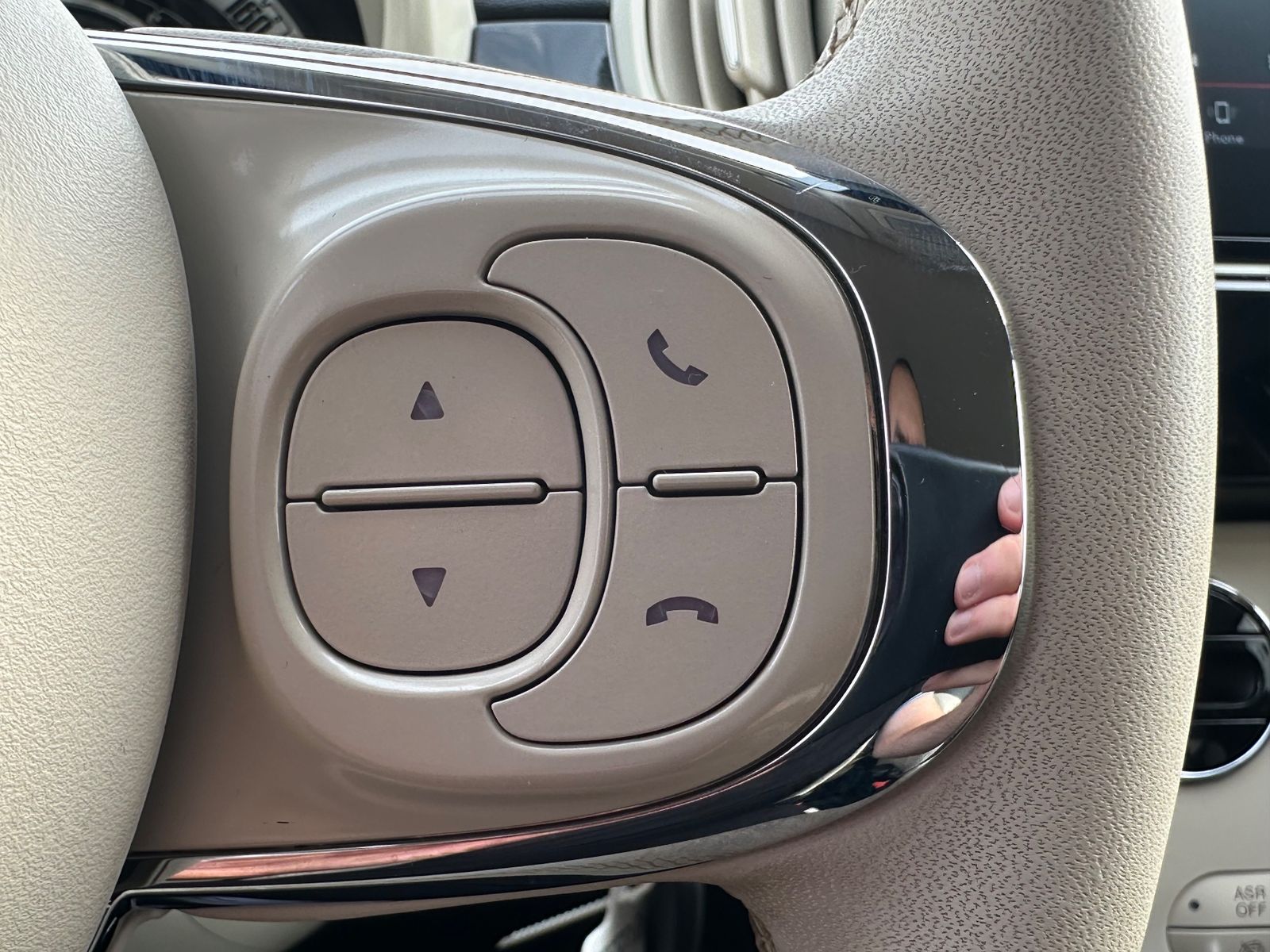 Fahrzeugabbildung Fiat 500C 1.0 GSE Mild-Hybrid Dolcevita CARPLAY