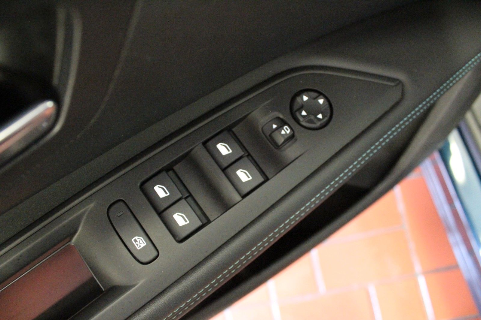 Fahrzeugabbildung Peugeot 3008 Plug-In Hybrid 225 e-EAT8 Allure Pack