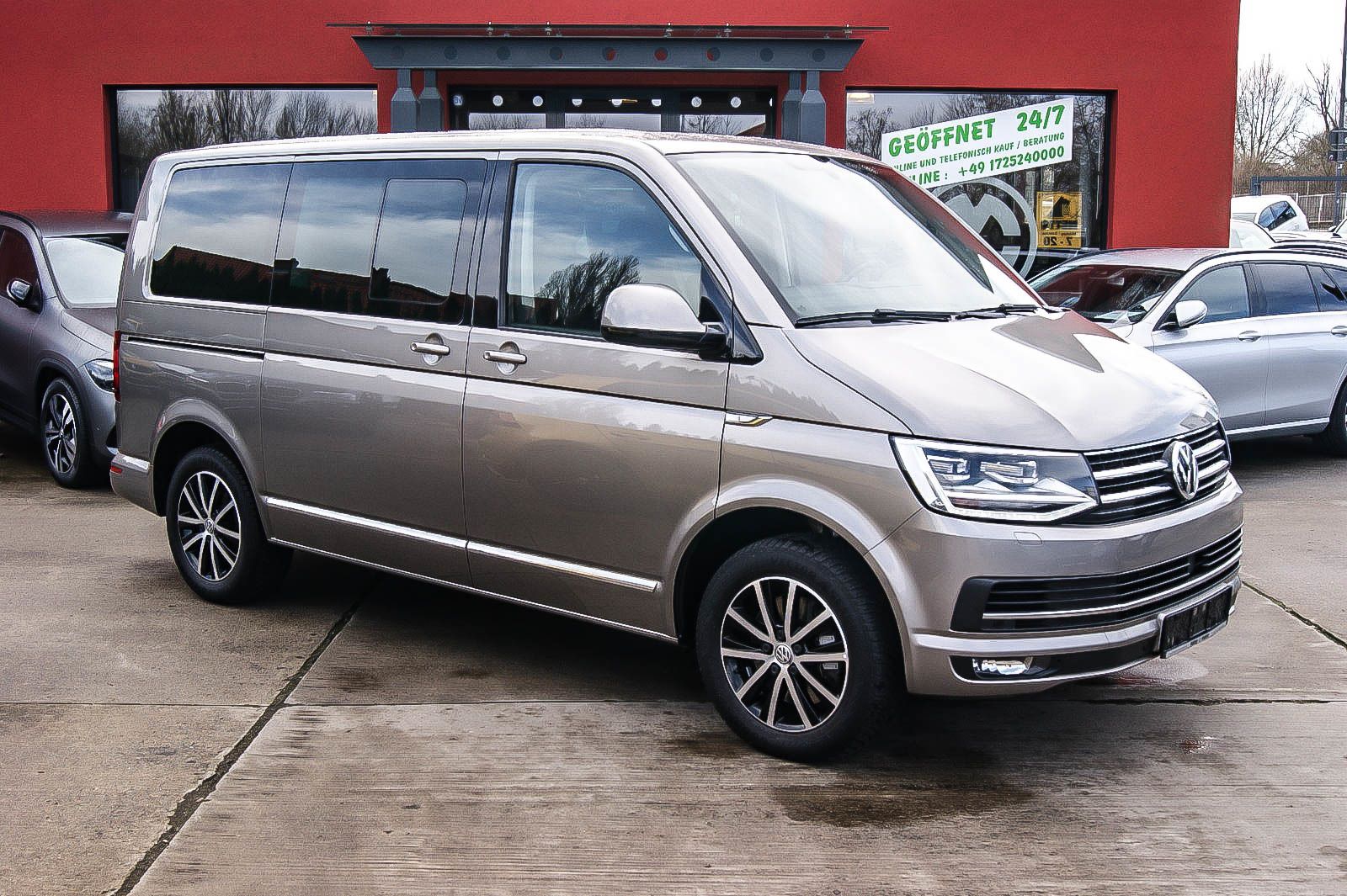 Fahrzeugabbildung Volkswagen T6 20 TDI DSG Multivan Highline LED ESD AHK NAVI