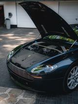 Aston Martin V8 Vantage 4.3L - Manuell - Dunkelblau / Tan - Aston Martin V8 Vantage