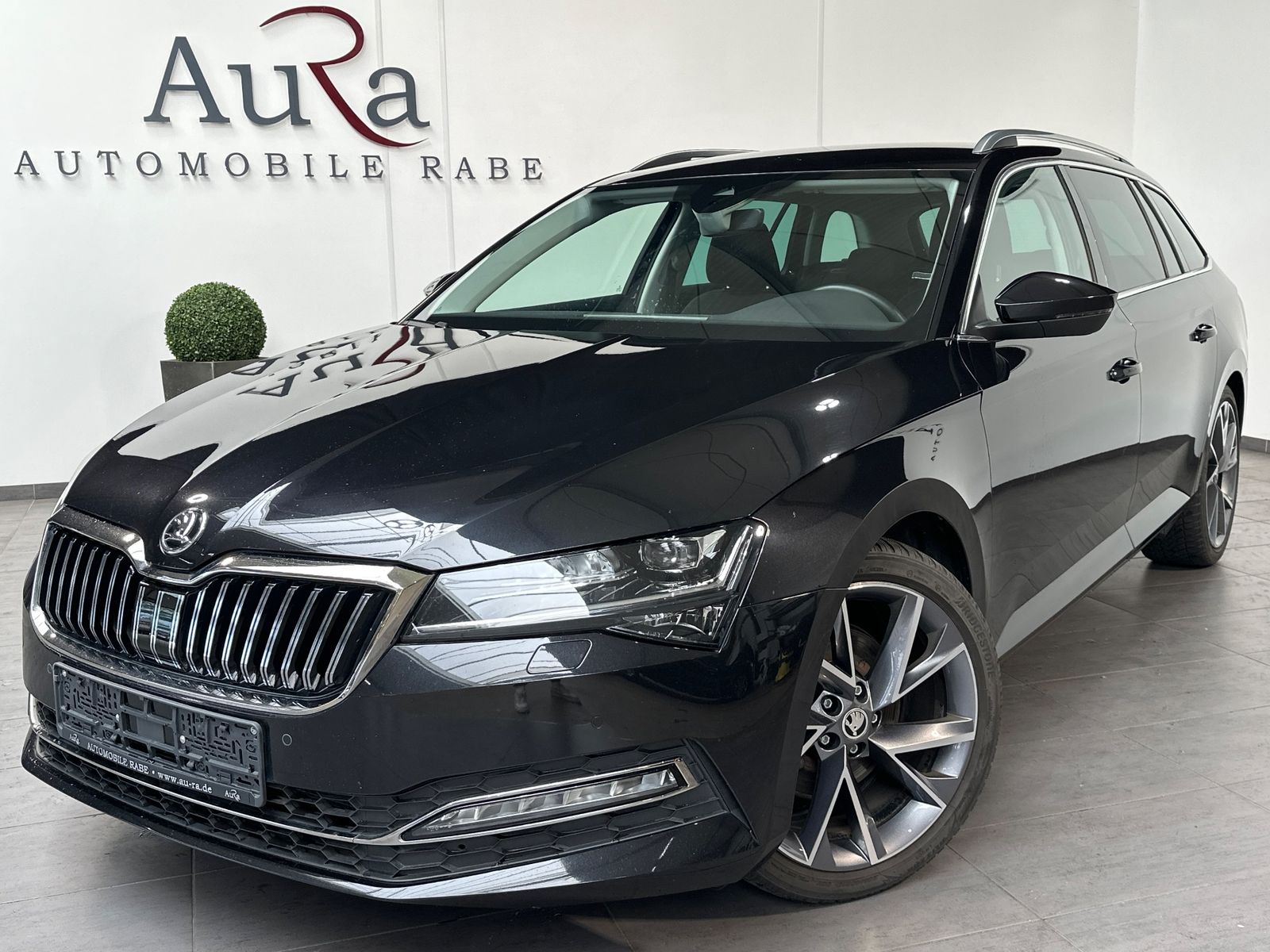 Skoda Superb Combi 2.0 TDI DSG Style NAV+MATRIX+AHK
