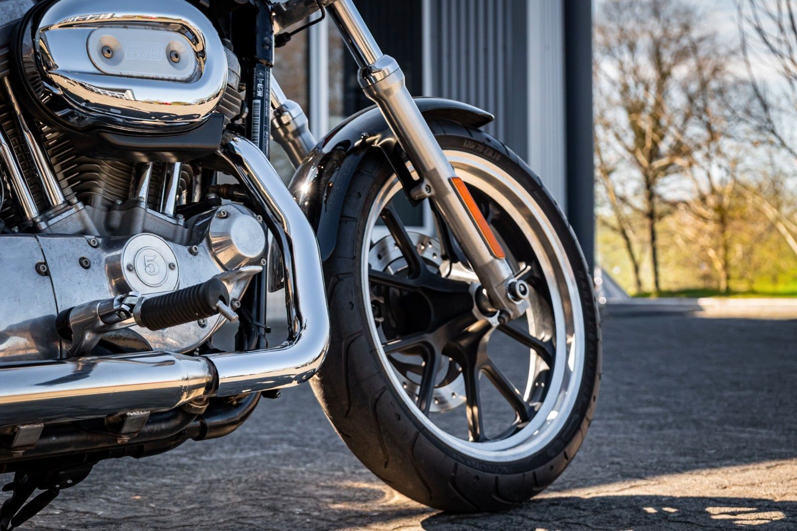 Fahrzeugabbildung Harley-Davidson XL883L SUPERLOW SPORTSTER - A2 TAUGLICH - FALCON