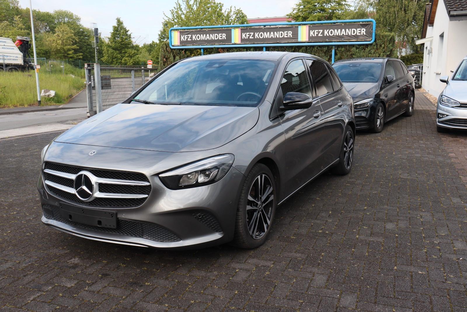 Mercedes-Benz B 180