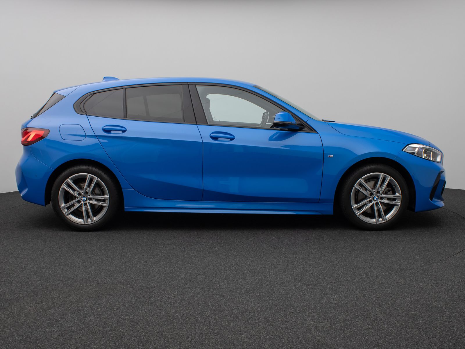 Fahrzeugabbildung BMW 118i M Sport Kamera DAB Geschwindigkeitsreg LED