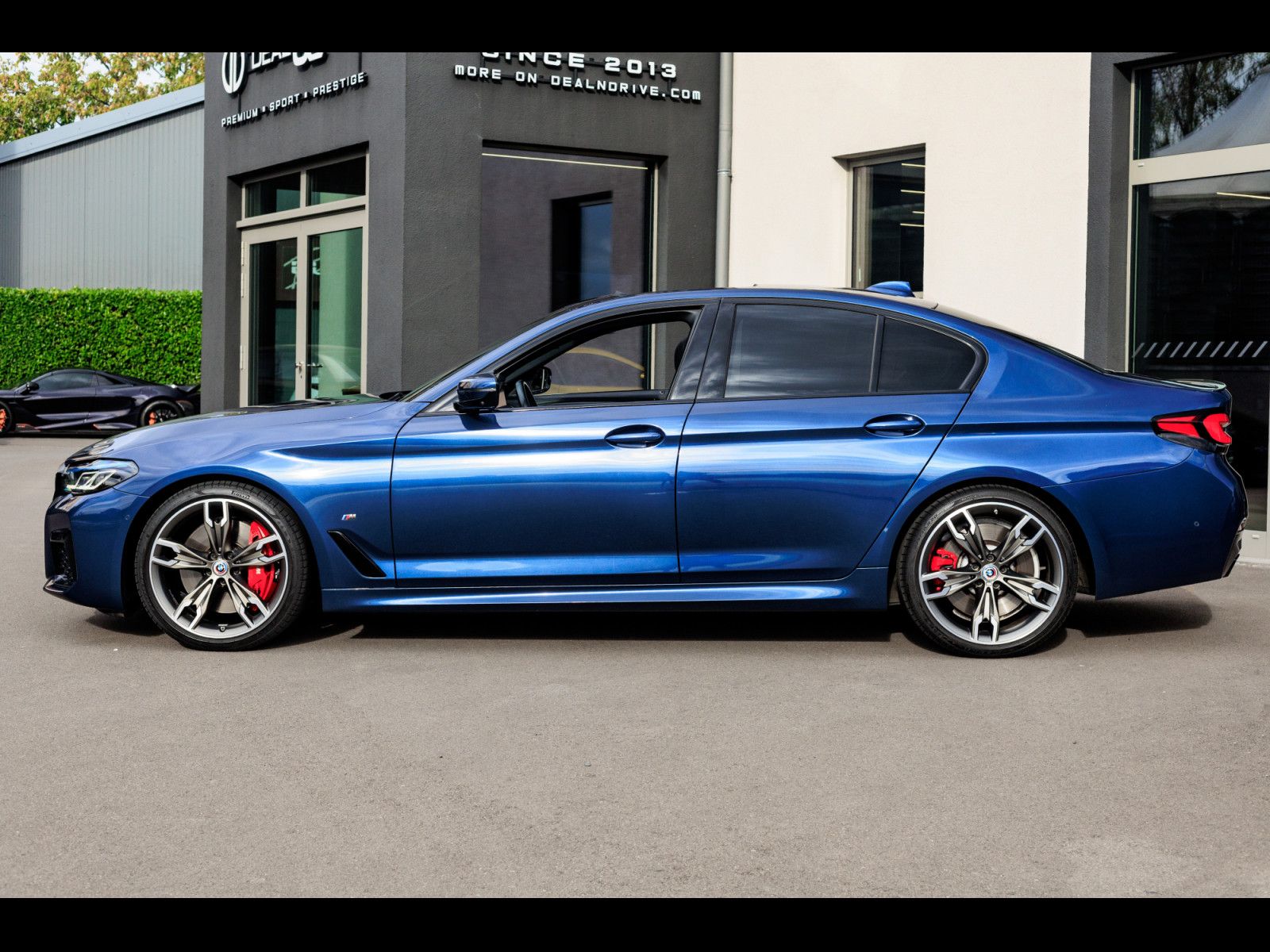 BMW M550 LIMOUSINE XDRIVE°SERVICE INCL 5/29°LASER imagem 2
