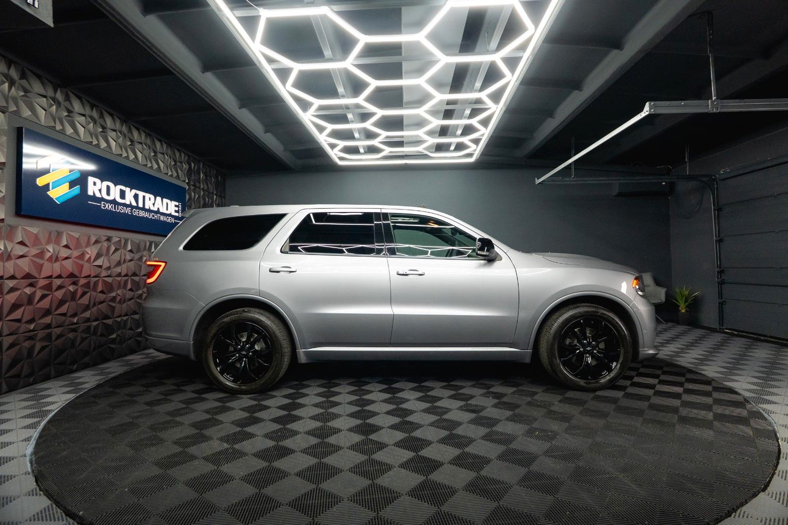 Fahrzeugabbildung Dodge Durango 5.7 V8 R/T 4x4 Night-Paket *7 Sitze*19%*