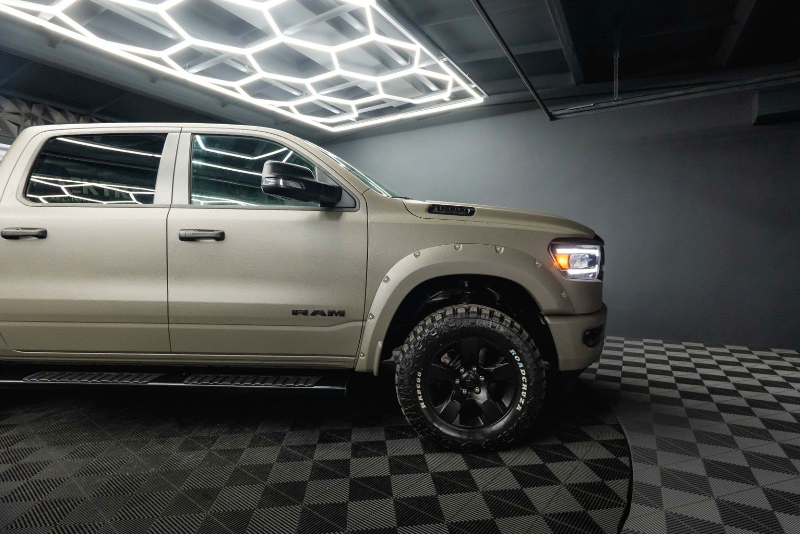 Fahrzeugabbildung Dodge RAM 5.7 V8 HEMI 4x4 OFFROAD RAPTOR Style 19% VAT