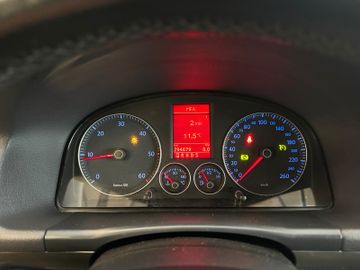 Volkswagen Touran  *7Sitzer*Navi*DSG*Sitzh*BiXenon*