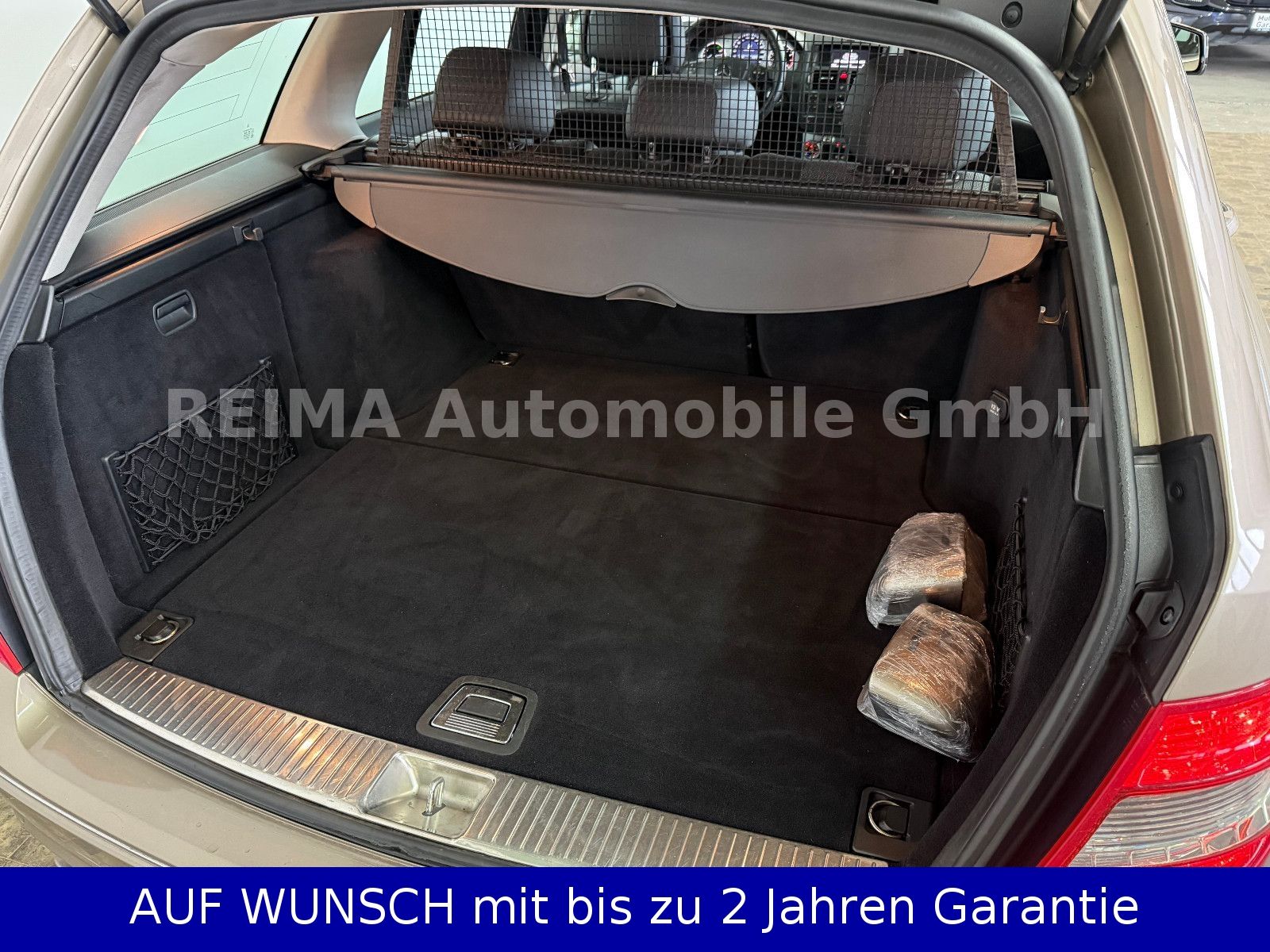 Fahrzeugabbildung Mercedes-Benz C 200 Kombi Avandgarde, Klima, Navi